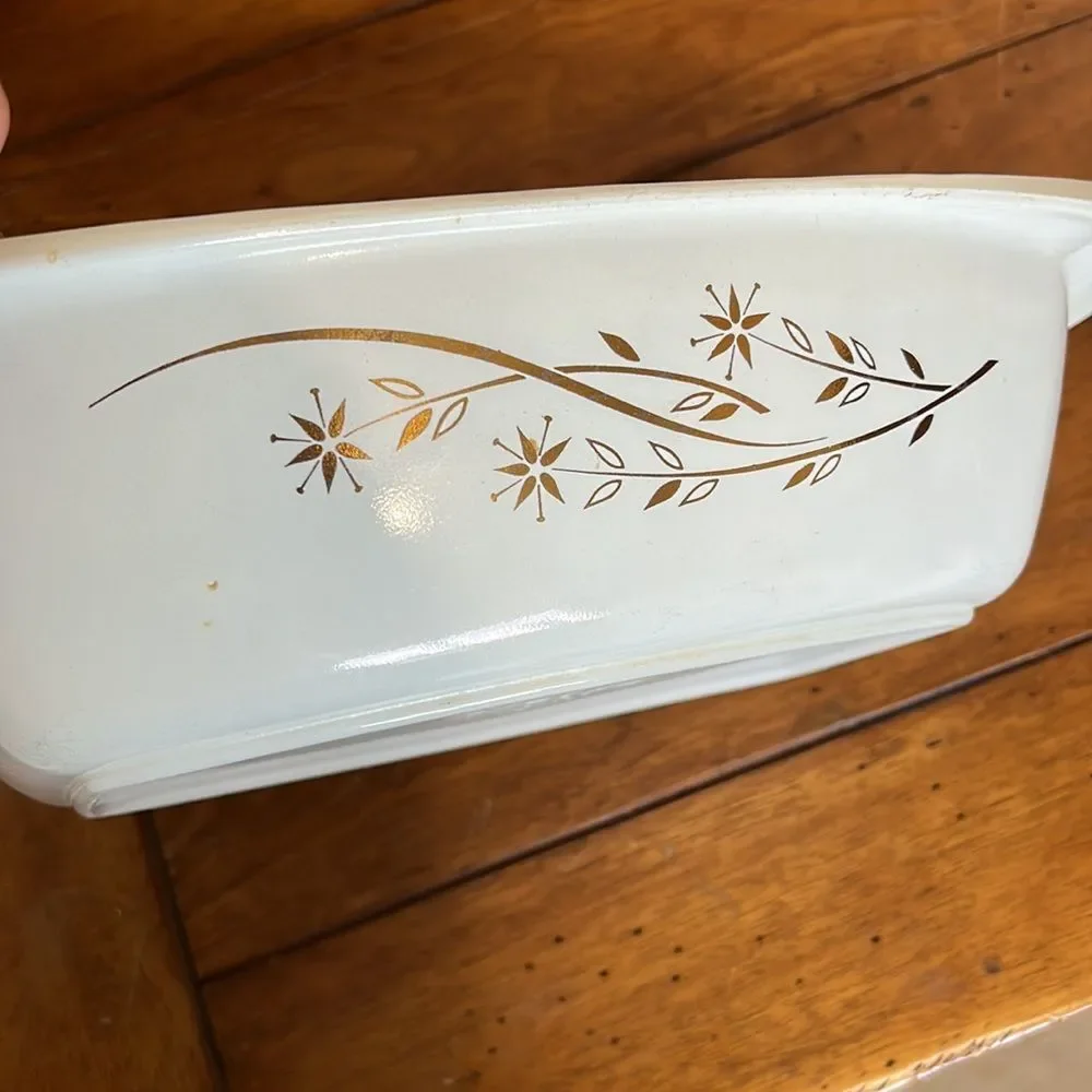 Pyrex Rectangular Casserole Golden Honeysuckle without Lid #035 2 1/2 Qt